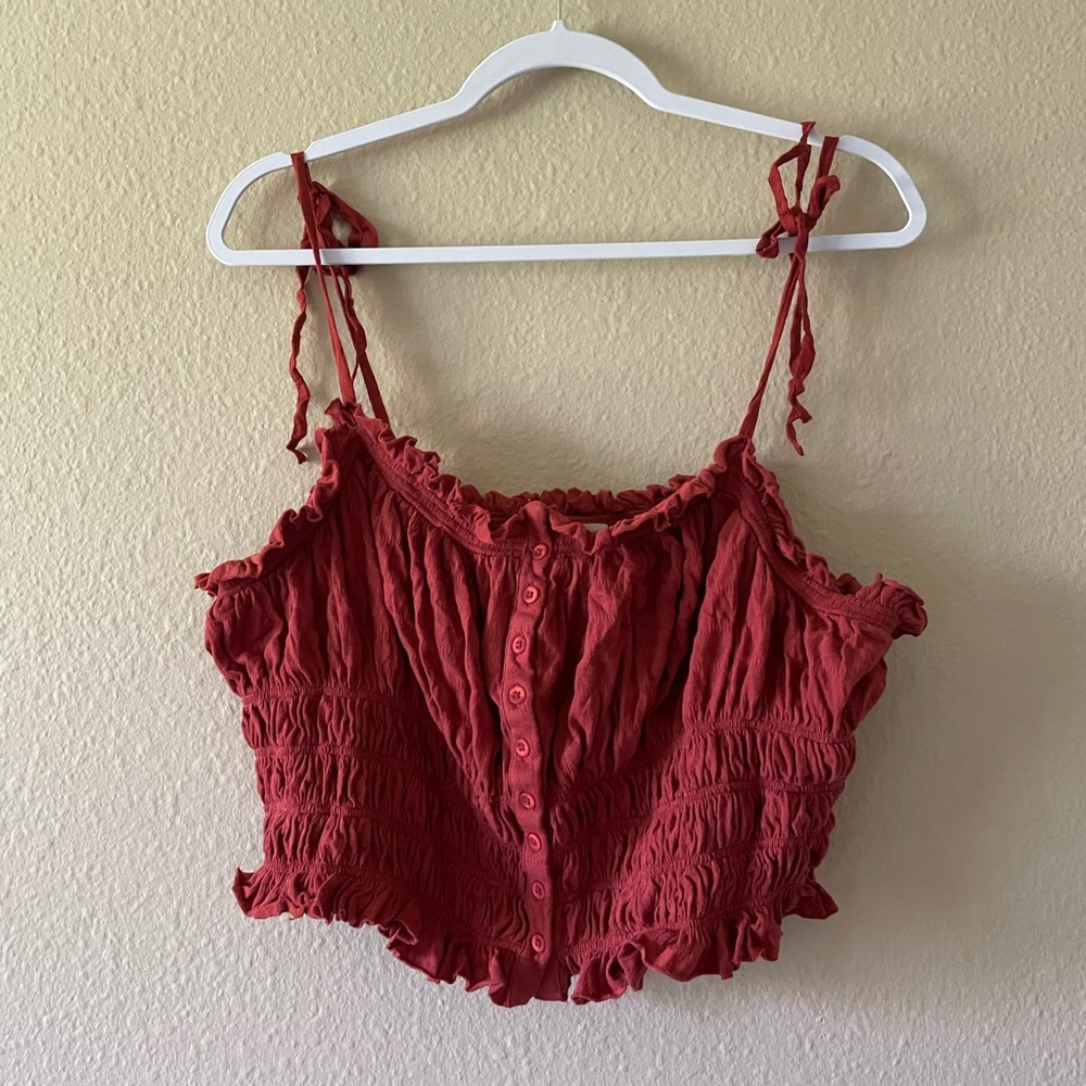 Ruched tank top in red